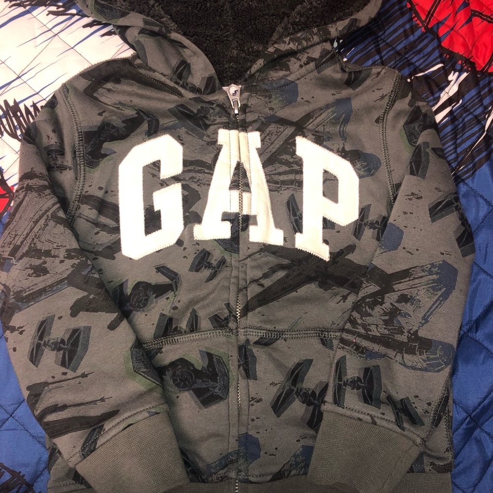 Hoodie gap